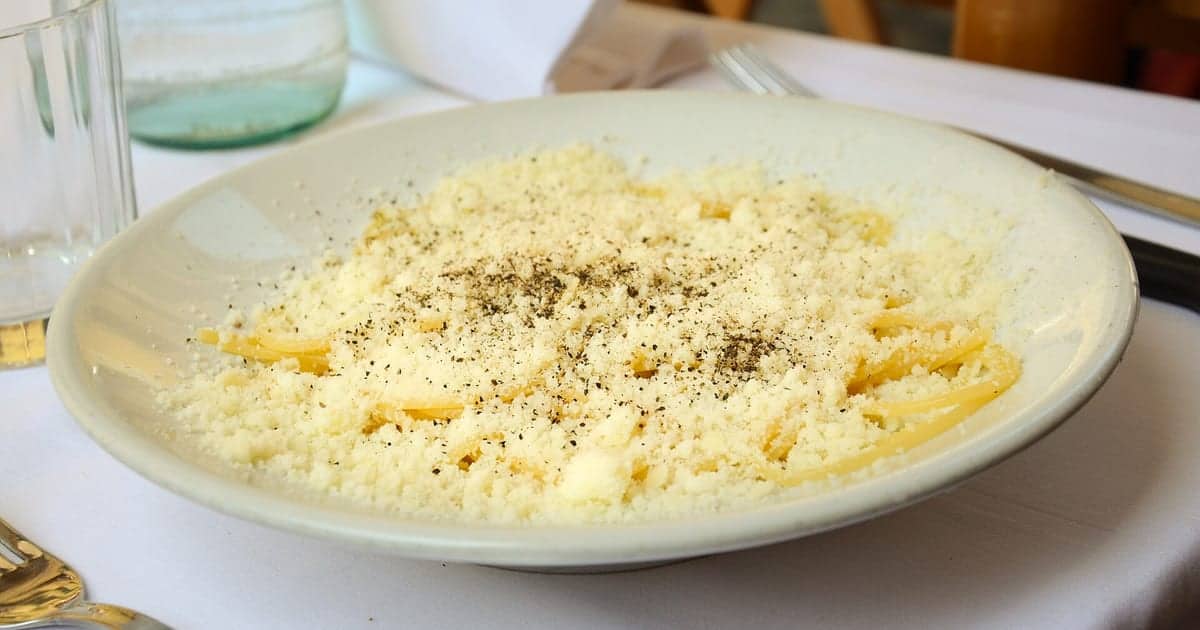 Un piatto di cacio e pepe
